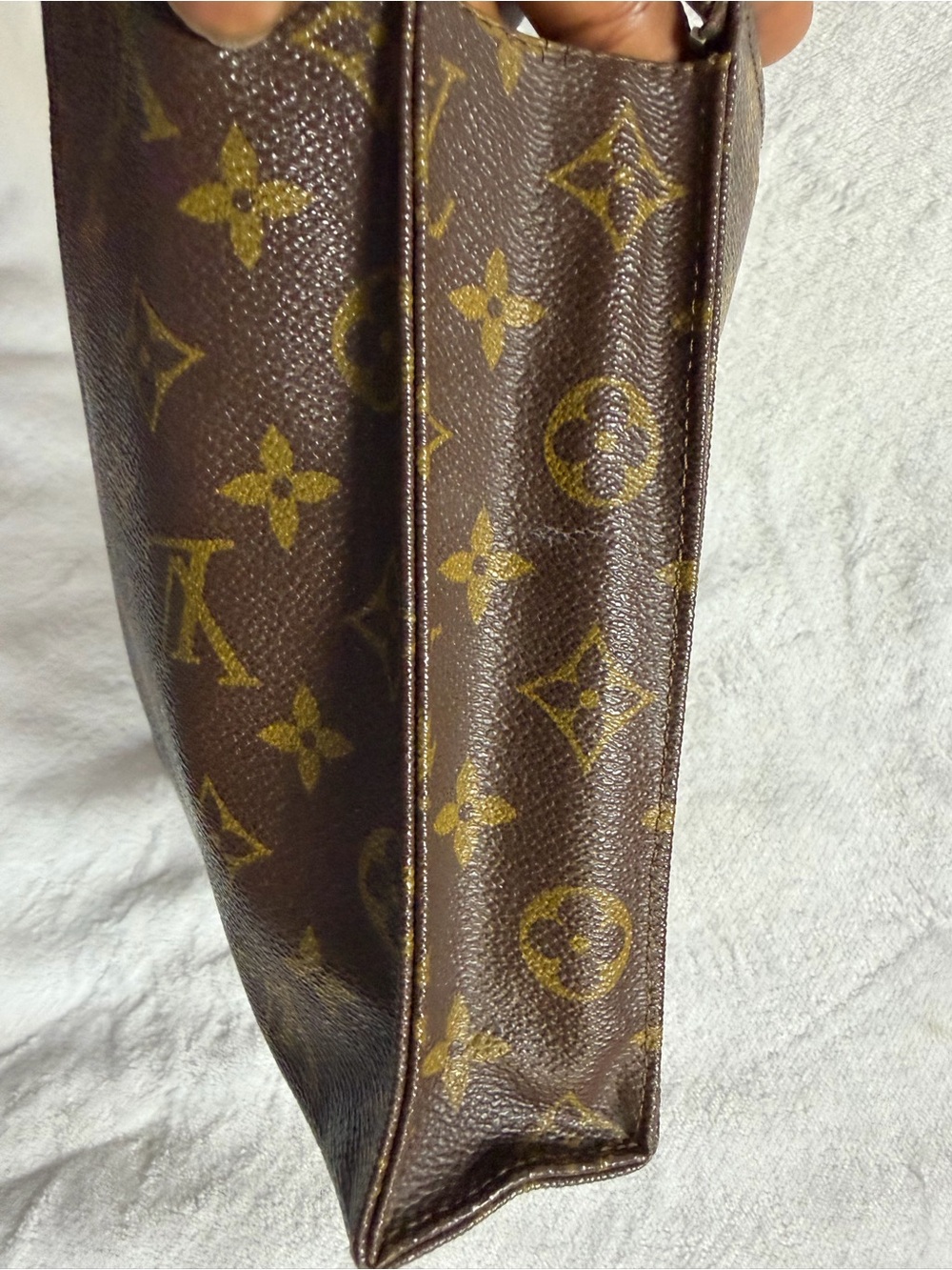 šLouis Vuitton Monogram Canvas Toiletry Pouch 26 - Picture 14 of 14